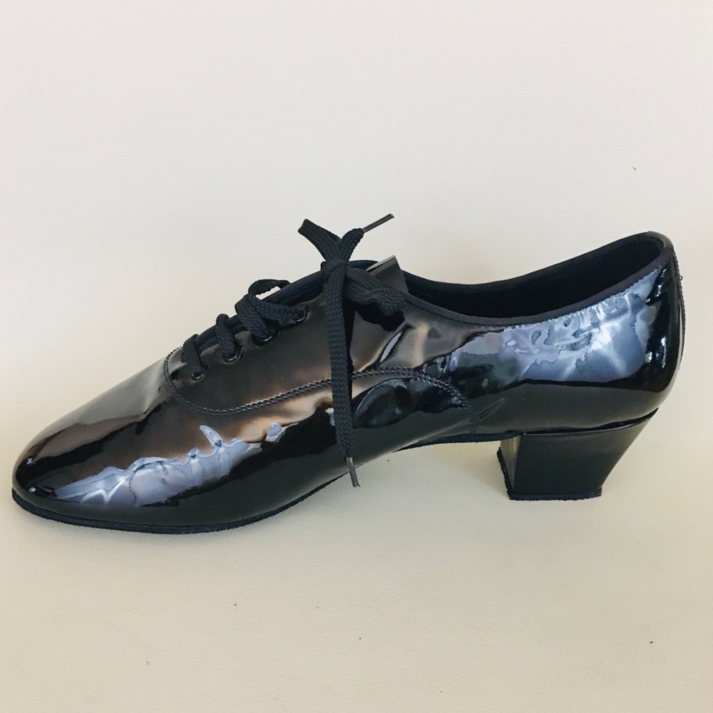 Men’s patent leather Latin dance shoes